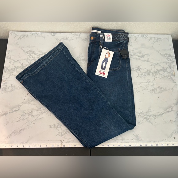 CELEBRITY PINK Jeans Women's Size 13/31 High Rise Flare Stretch Dark Wash NWT - Picture 1 of 5